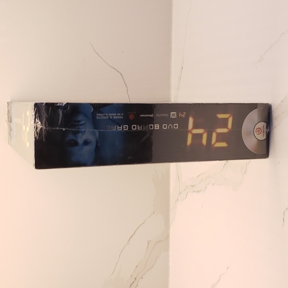 New in Box - 24 DVD Board Game English contents only Teens and Adults 2+ players - Picture 2 of 7